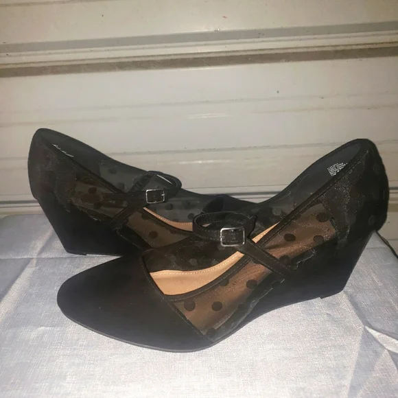 Size 12 wide Torrid Polka Dot mesh mini Wedge black sandals shoes - Picture 4 of 8